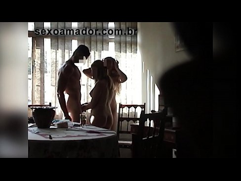 ❤️ Sex-Freunde laden einen riesigen Mann und einen Dreier mit ihm ein ☑ Fucking bei de.hentaiteca.ru ❌️❤